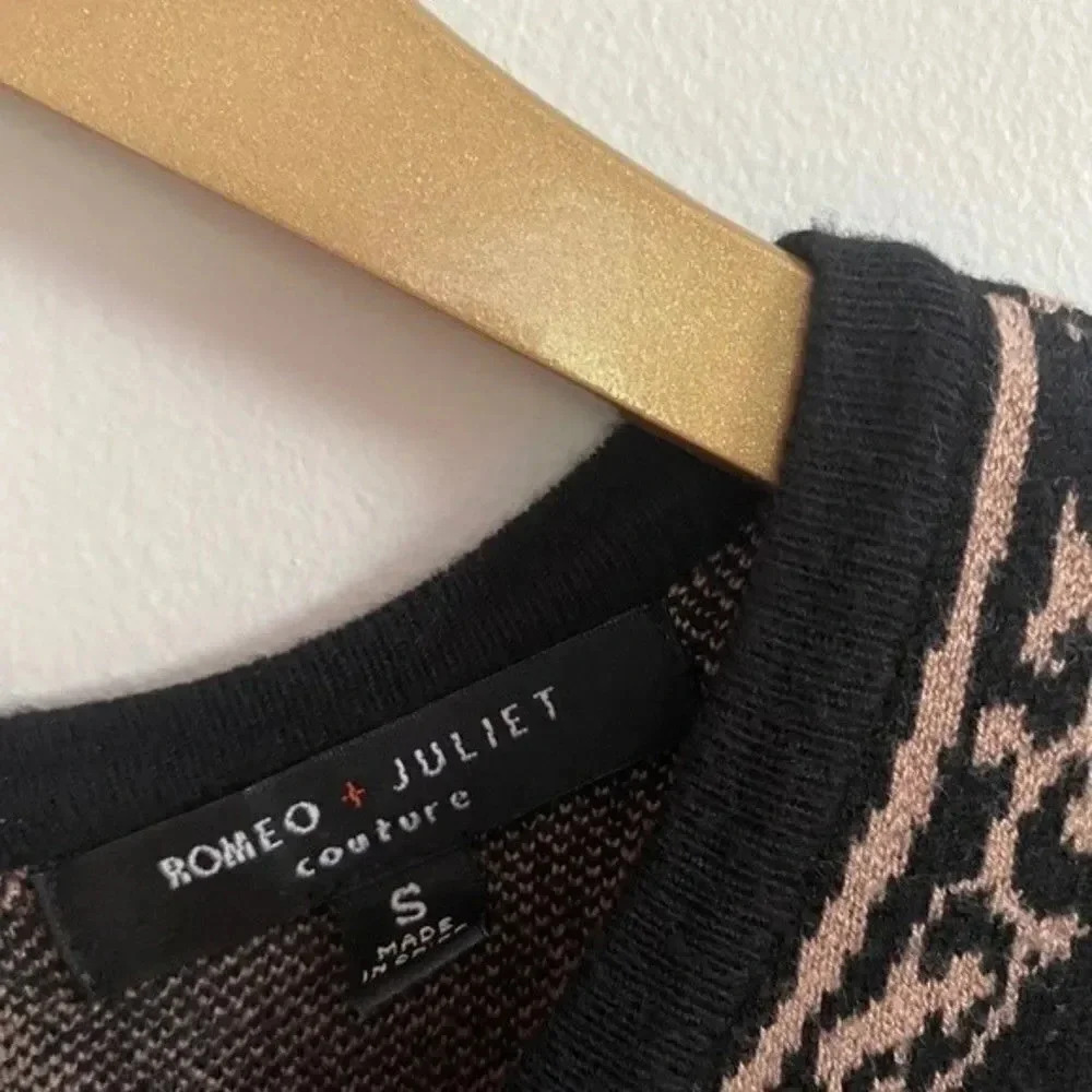 Romeo + Juliet Couture Sweater Dress - Picture 8 of 11